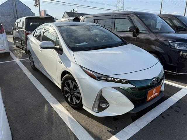 トヨタ プリウスPHV 