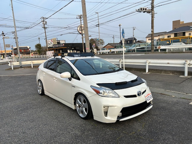 トヨタ プリウス 