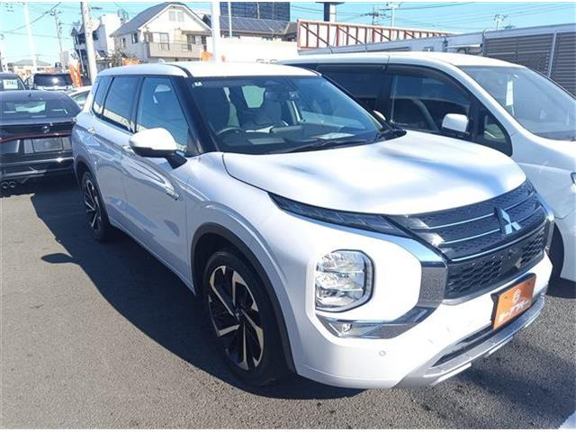 三菱 アウトランダー 