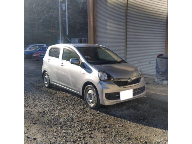 ダイハツ ミライース 