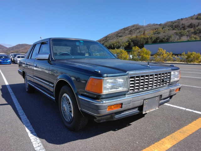 日産 セドリックセダン 