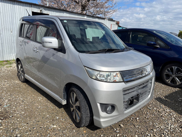 スズキ ワゴンRスティングレー 