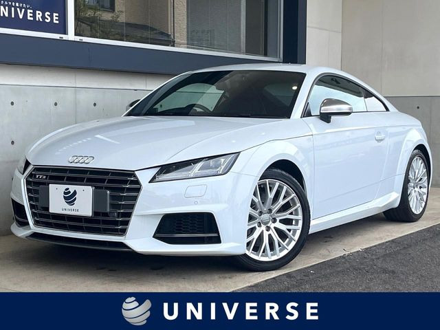 アウディ TTSクーペ 