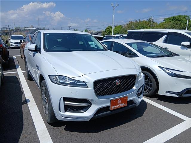 ジャガー Fペイス 