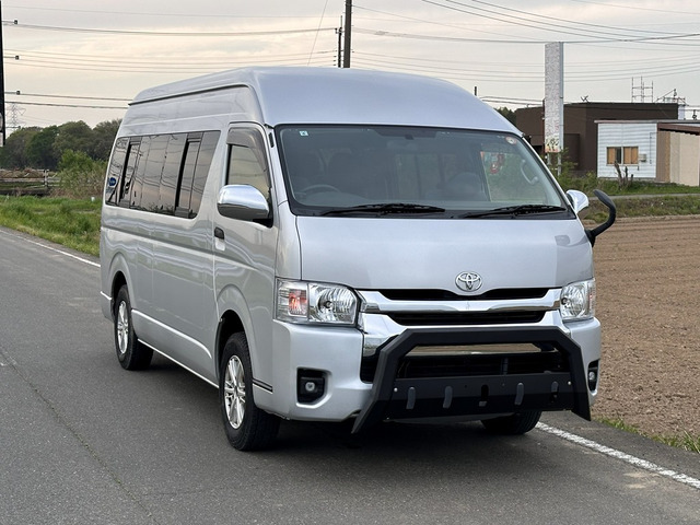トヨタ ハイエースコミューター 