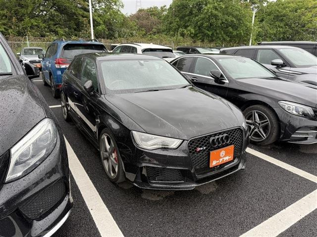 アウディ RS3スポーツバック 