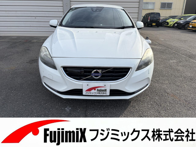 ボルボ V40 