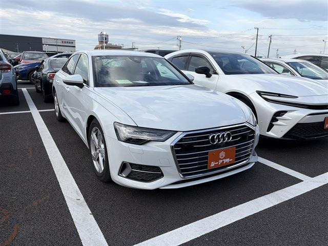 アウディ A6 