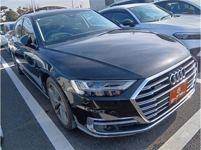 アウディ A8 