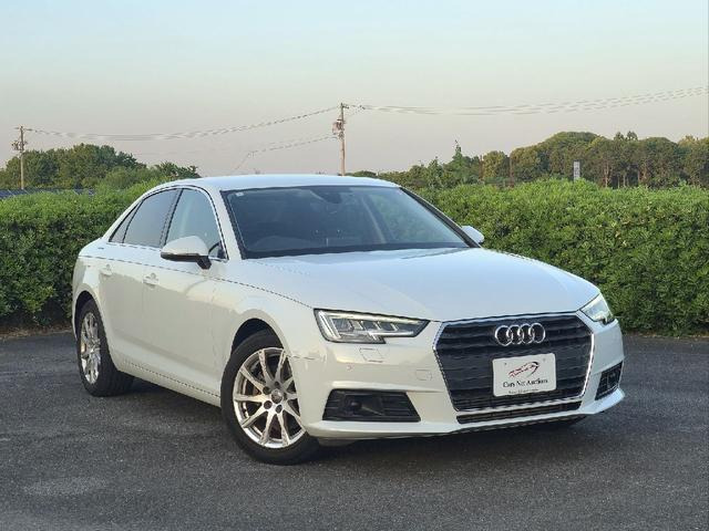 アウディ A4 