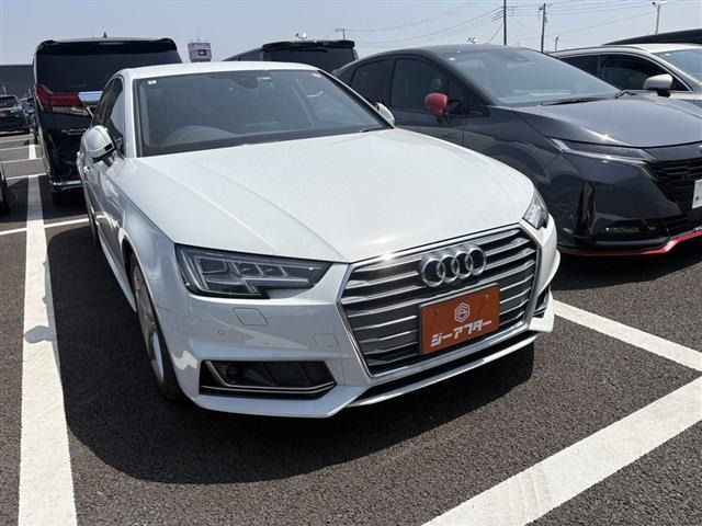 アウディ A4 