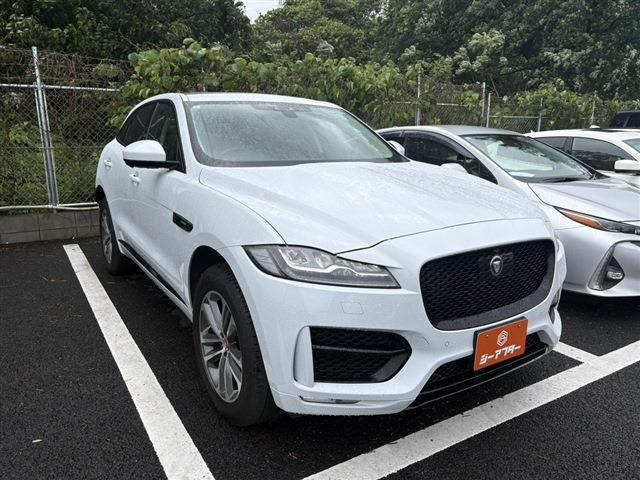ジャガー Fペイス 