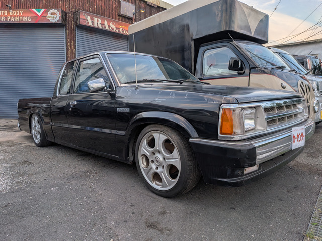 米国マツダ B2200 