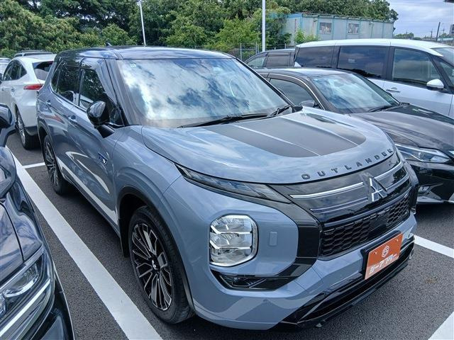 三菱 アウトランダー 