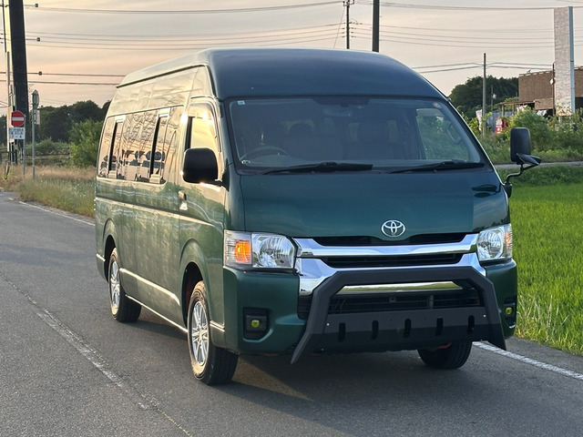 トヨタ ハイエースコミューター 