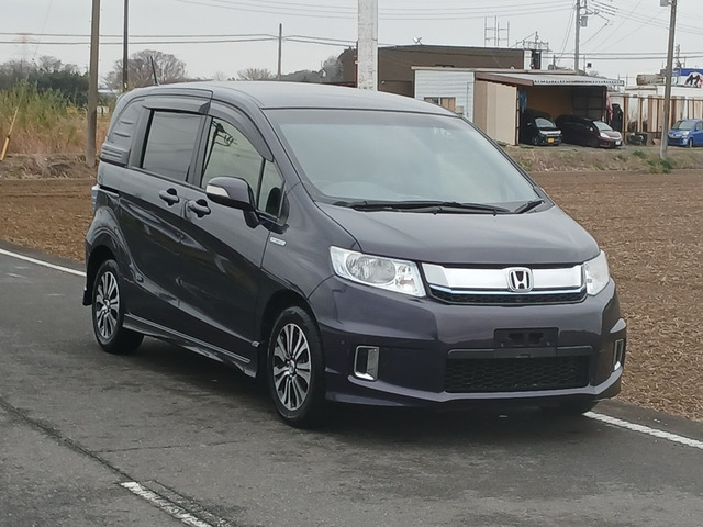 ホンダ フリードスパイクハイブリッド 