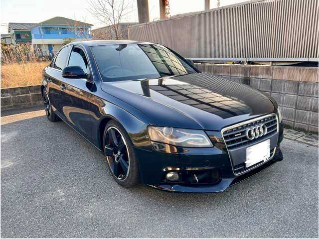 アウディ A4 