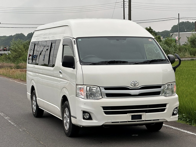 トヨタ ハイエースコミューター 