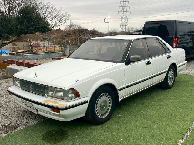 日産 セドリックセダン 