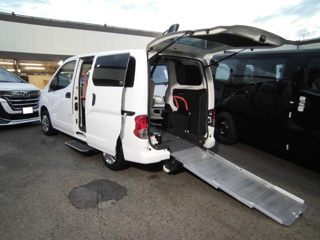 日産 NV200バネットバン 