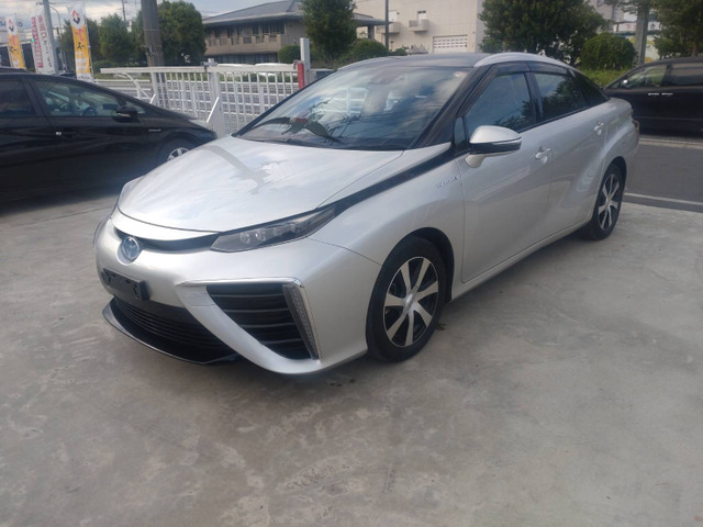 トヨタ MIRAI 