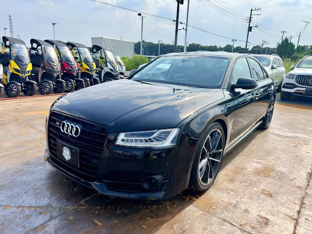 アウディ A8 