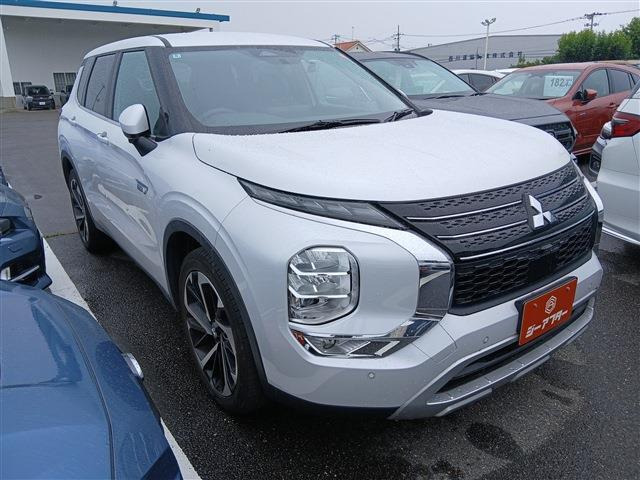 三菱 アウトランダー 