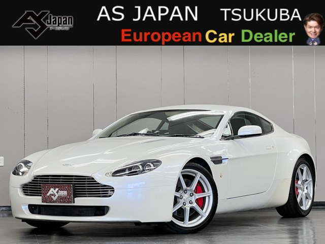 アストンマーティン V8 