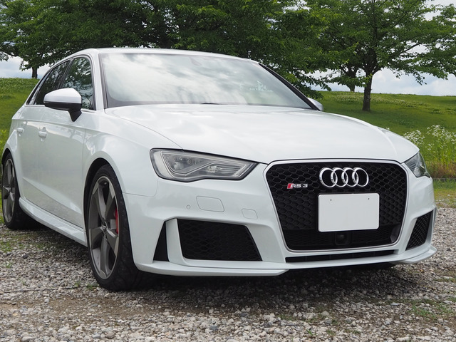 アウディ RS3スポーツバック 