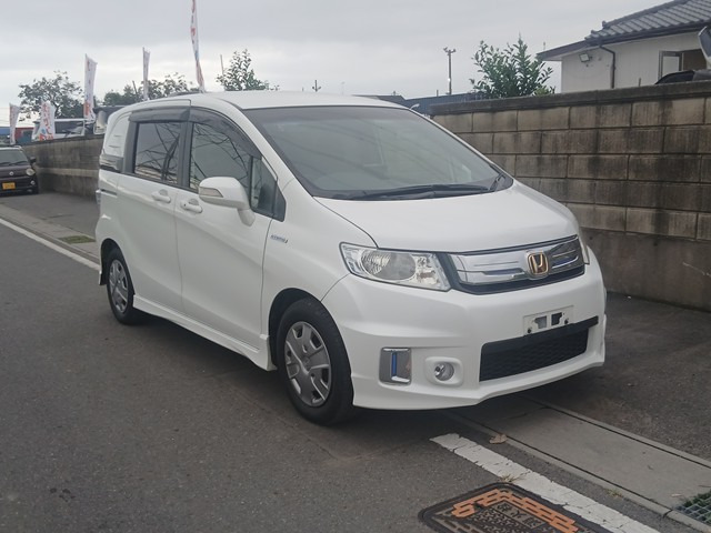 ホンダ フリードスパイクハイブリッド 