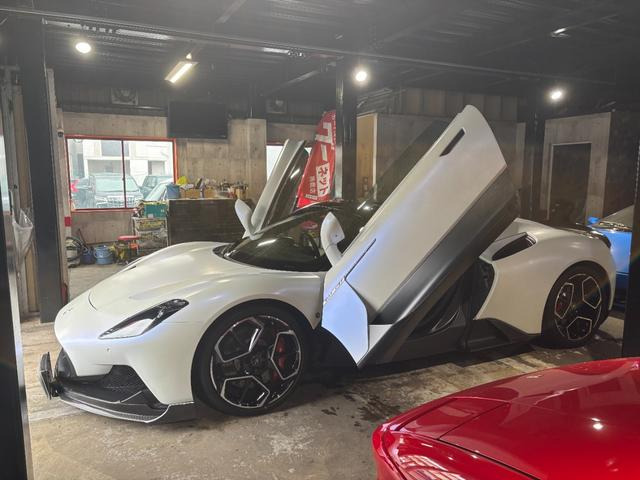 マセラティ MC20チェロ 