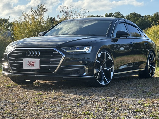 アウディ A8 