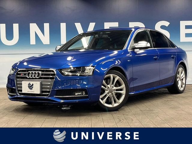 アウディ S4 