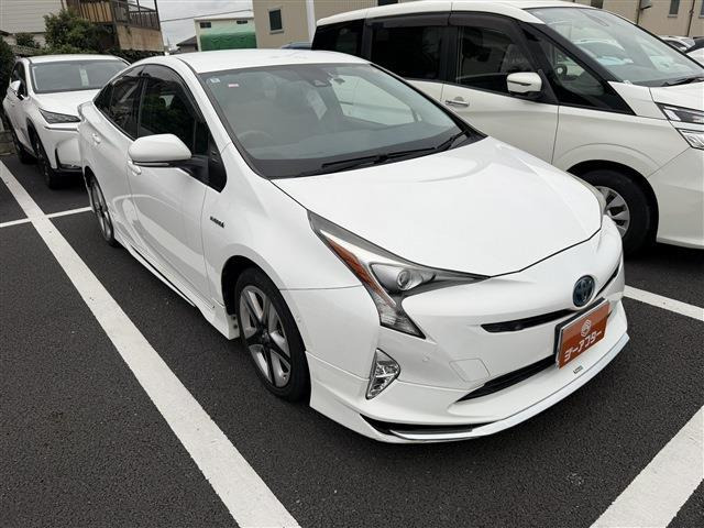 トヨタ プリウス 