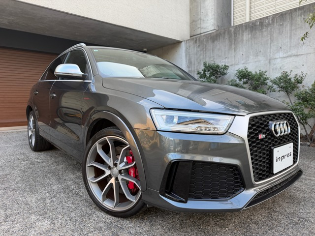 アウディ RS Q3 